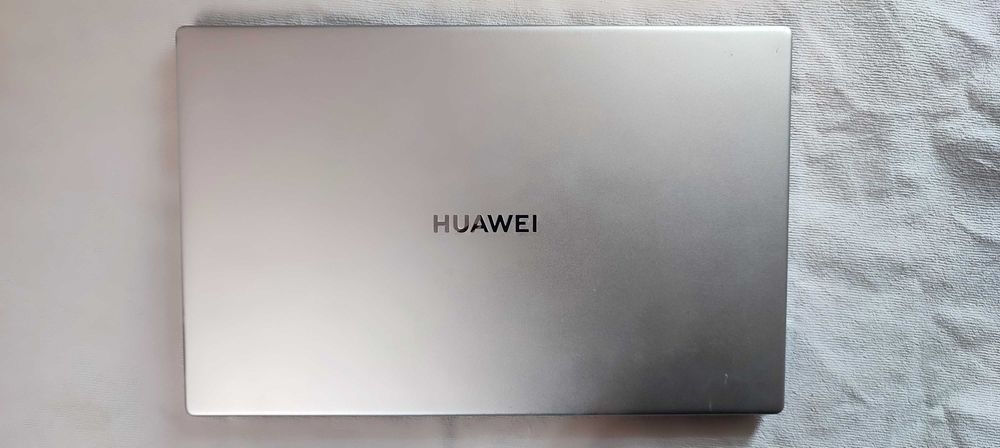 HUAWEI MateBook D 15 (BoB-WAI9)