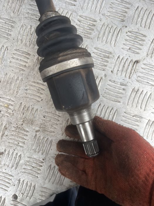 Полуось привод левый 18 бенз мкпп Форд си мах ford c-max c max год 07