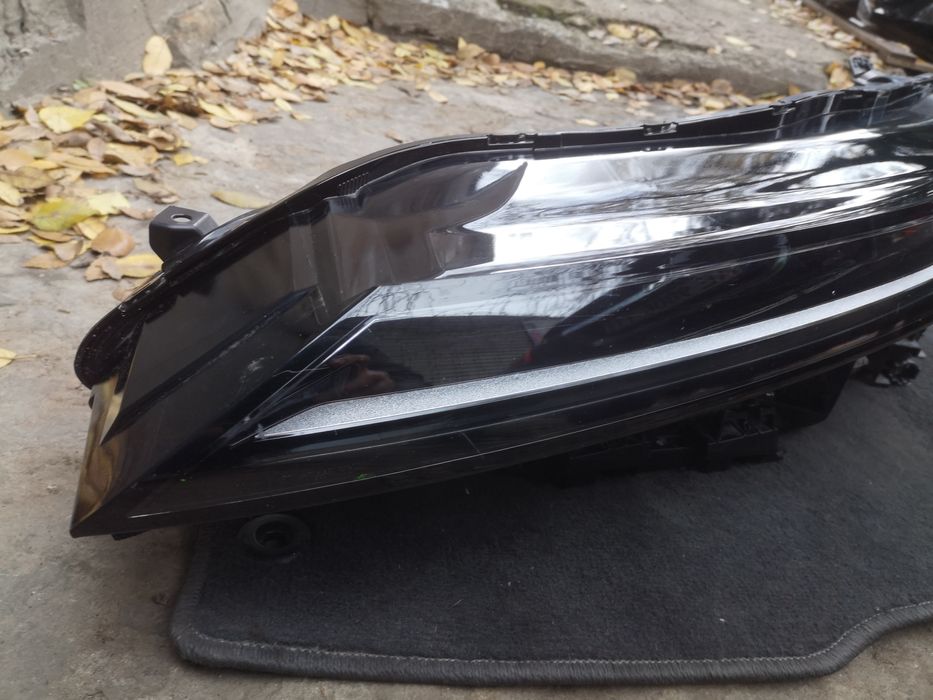 Фара Nissan Ariya левая