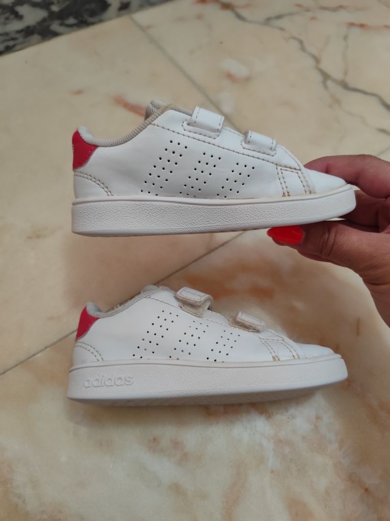 Sapatilhas adidas 23
