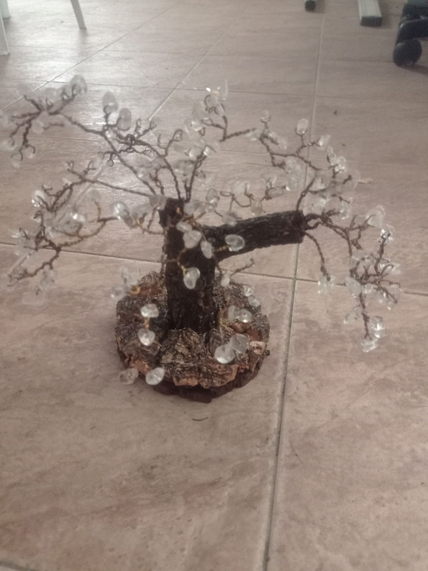 Árvore da vida em pedras naturais  de cristal