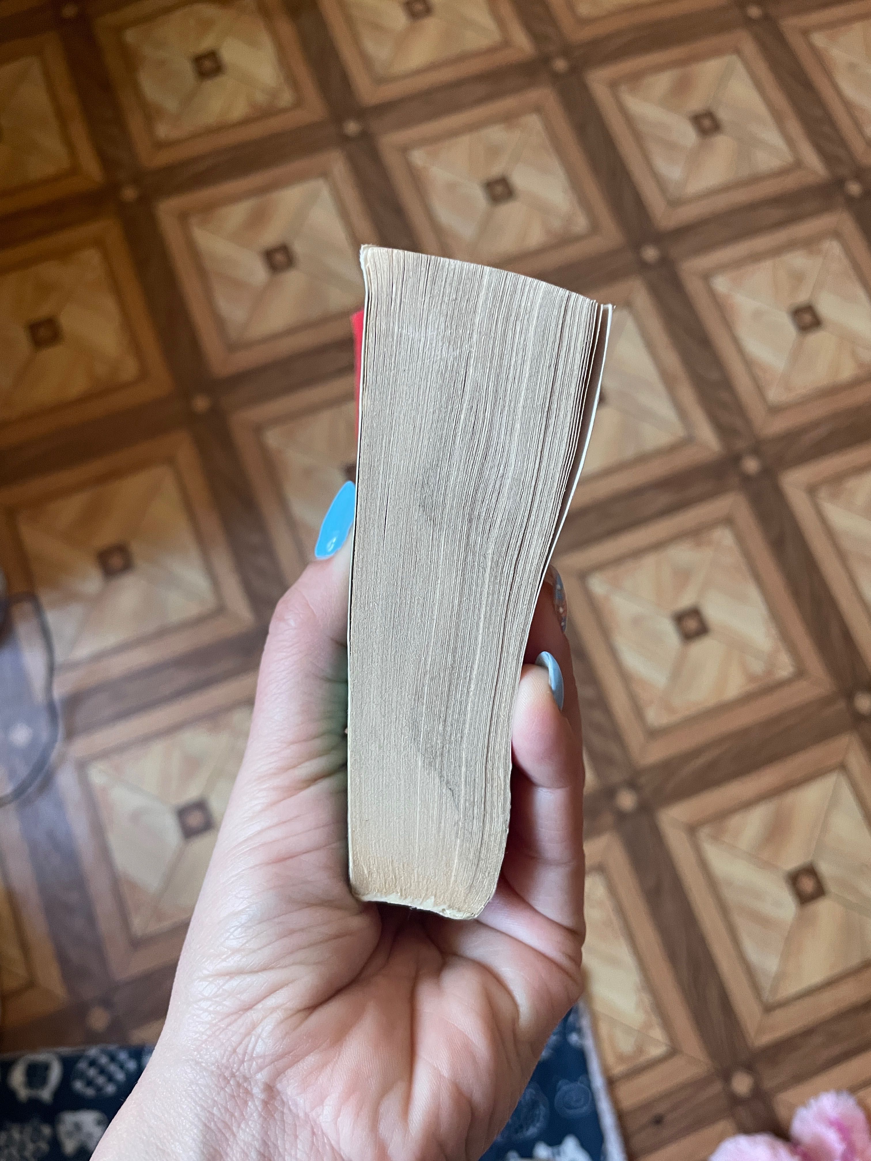 Книга Нора Робертс, Рожденная в огне, роман