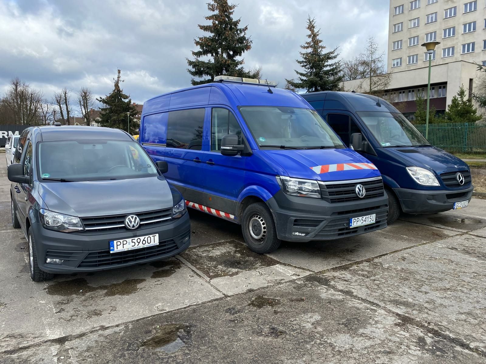 wynajem busa dostawczego wypożyczenie plandeka furgon blaszak Piła
