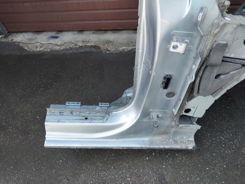 Ćwiartka Prawy przód audi a4 b8 LY7G próg słupek Podłużnica Fartuch