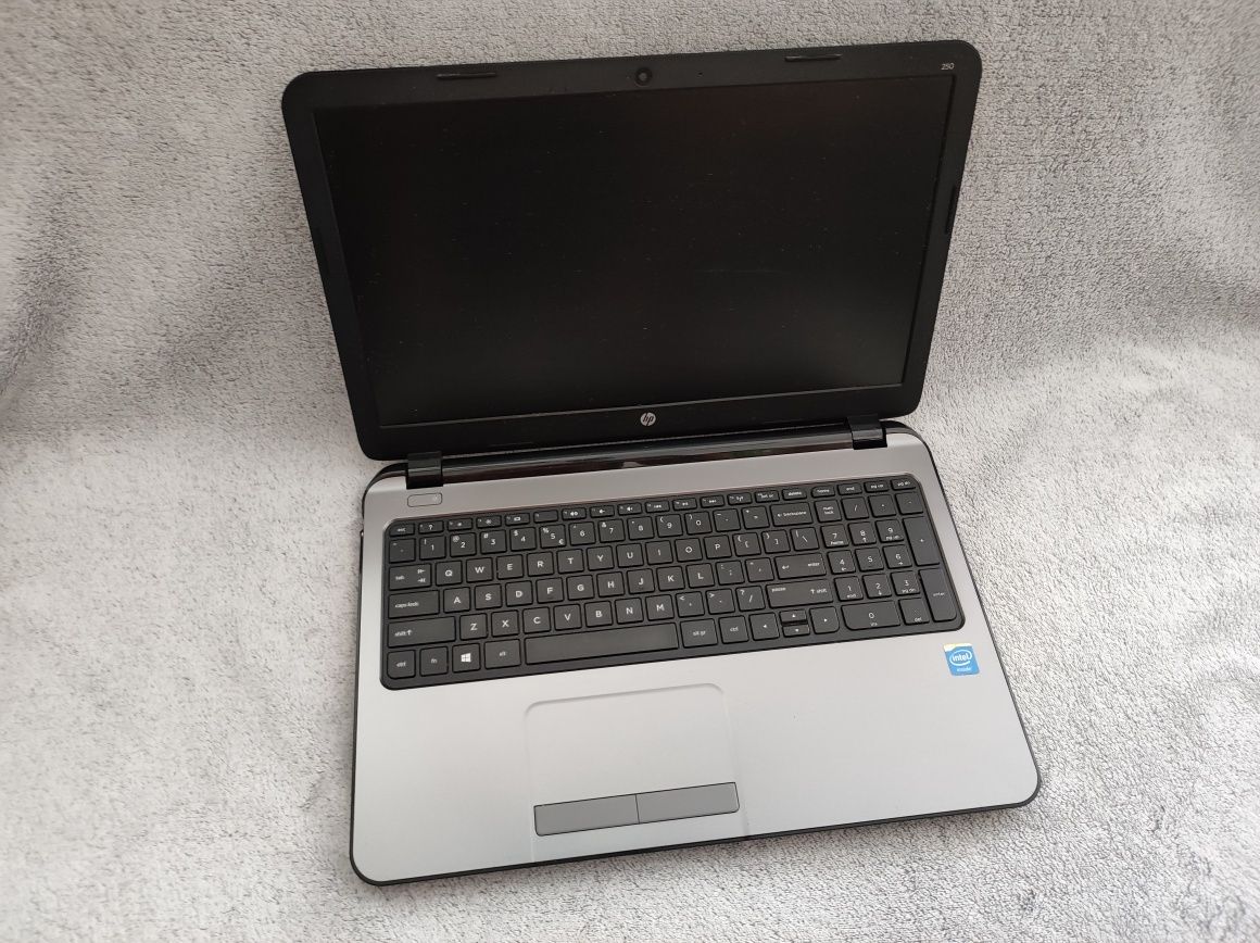 Laptop HP 250 G3 15.6' RAM 4GB HDD 500GB