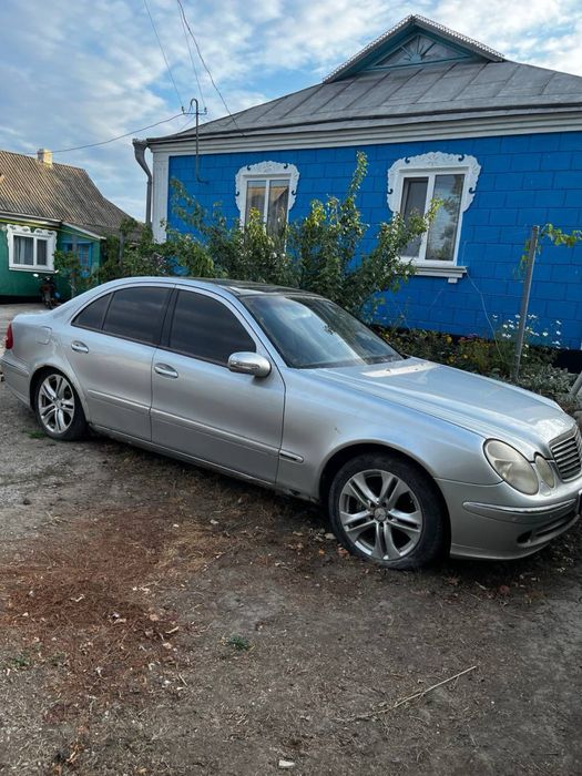 Мercedes e320 w211