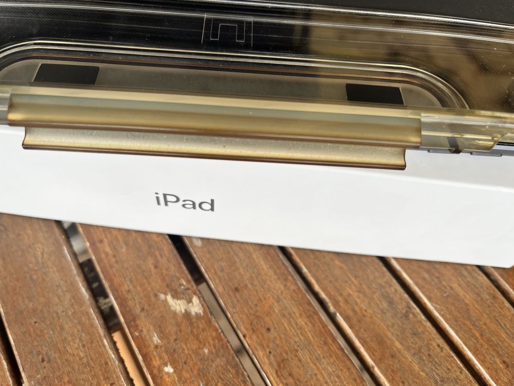 Ipad 8 gen 32GB Wraz z etui