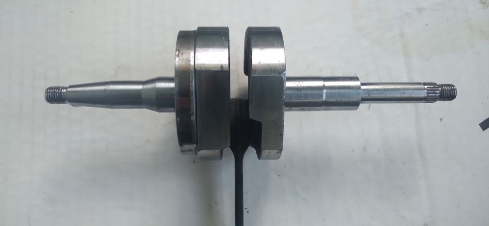 Wał do peugeot speedfight 2 +nowy zestaw uszczelek