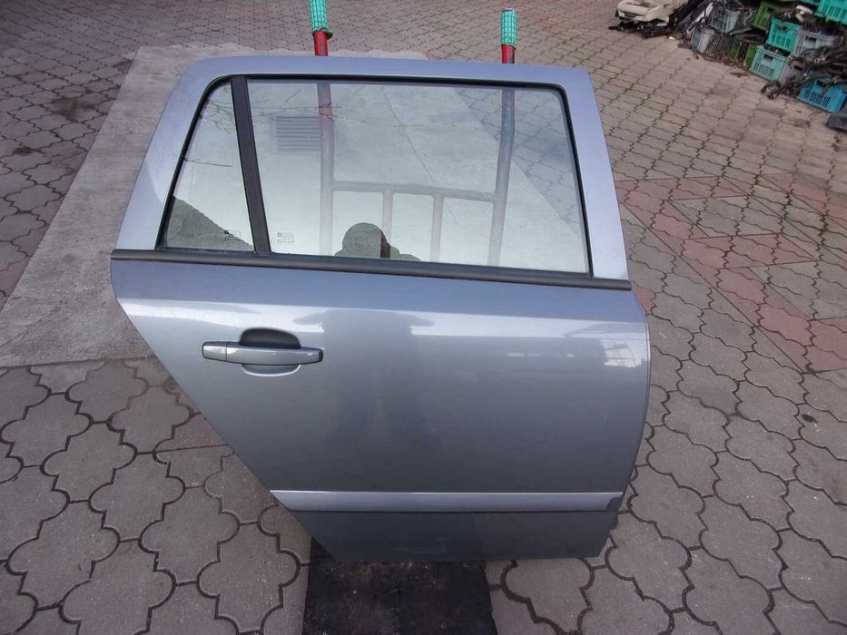 Drzwi tylne prawe ASTRA H kombi Z155