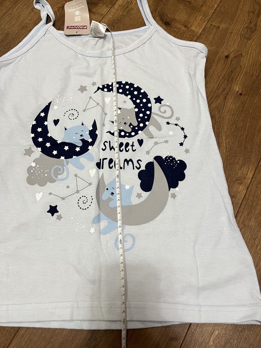 Нова піжамка для дівчинки