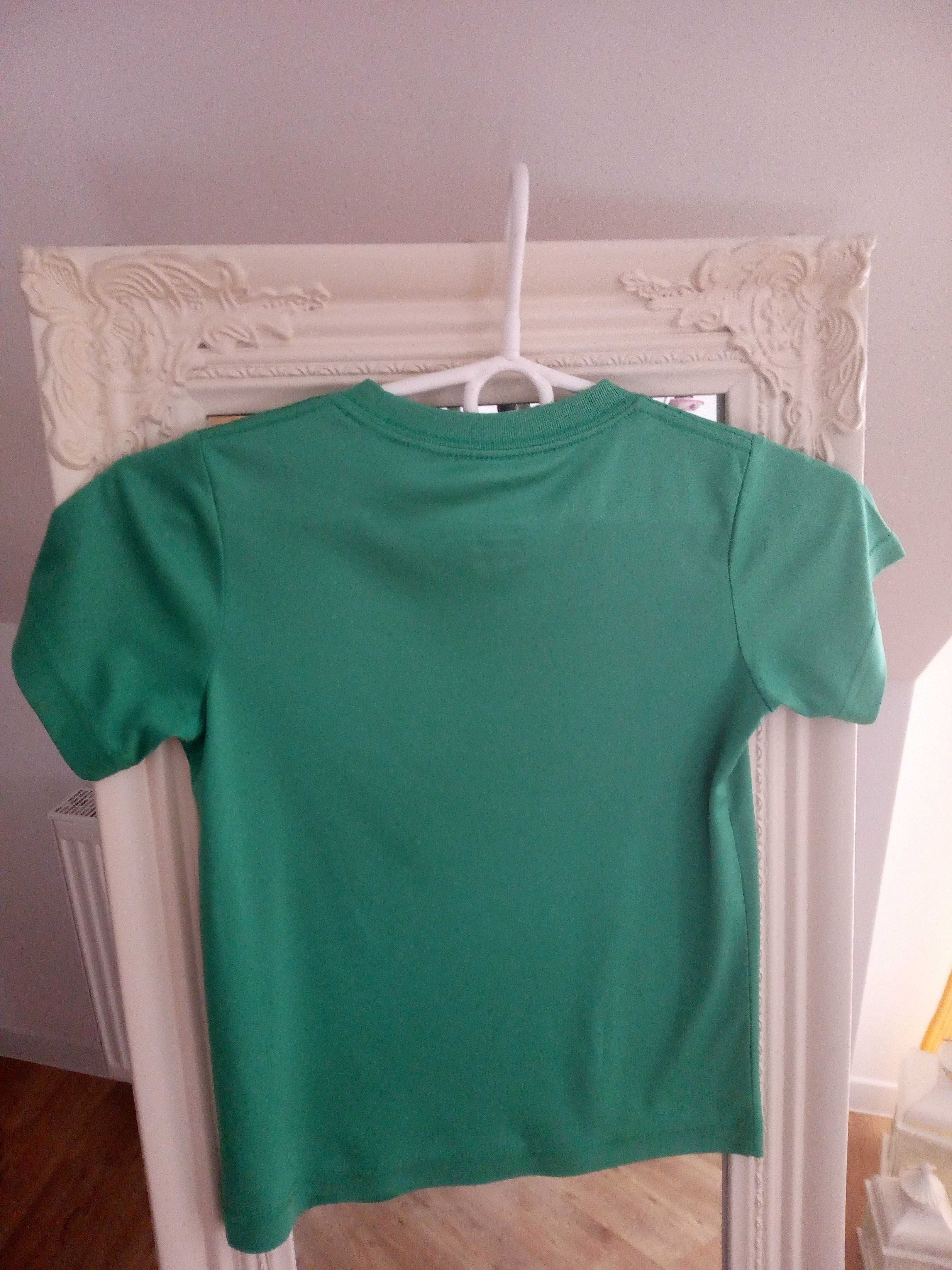 Zielona koszulka Nike chłopięca 116-122