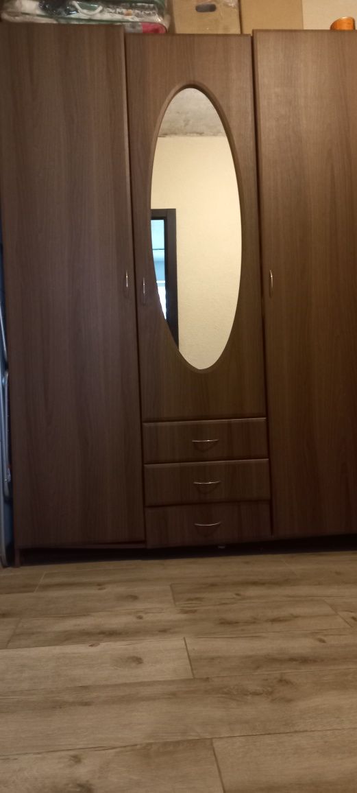 Продаю шафу/В обіході  була  дуже довго