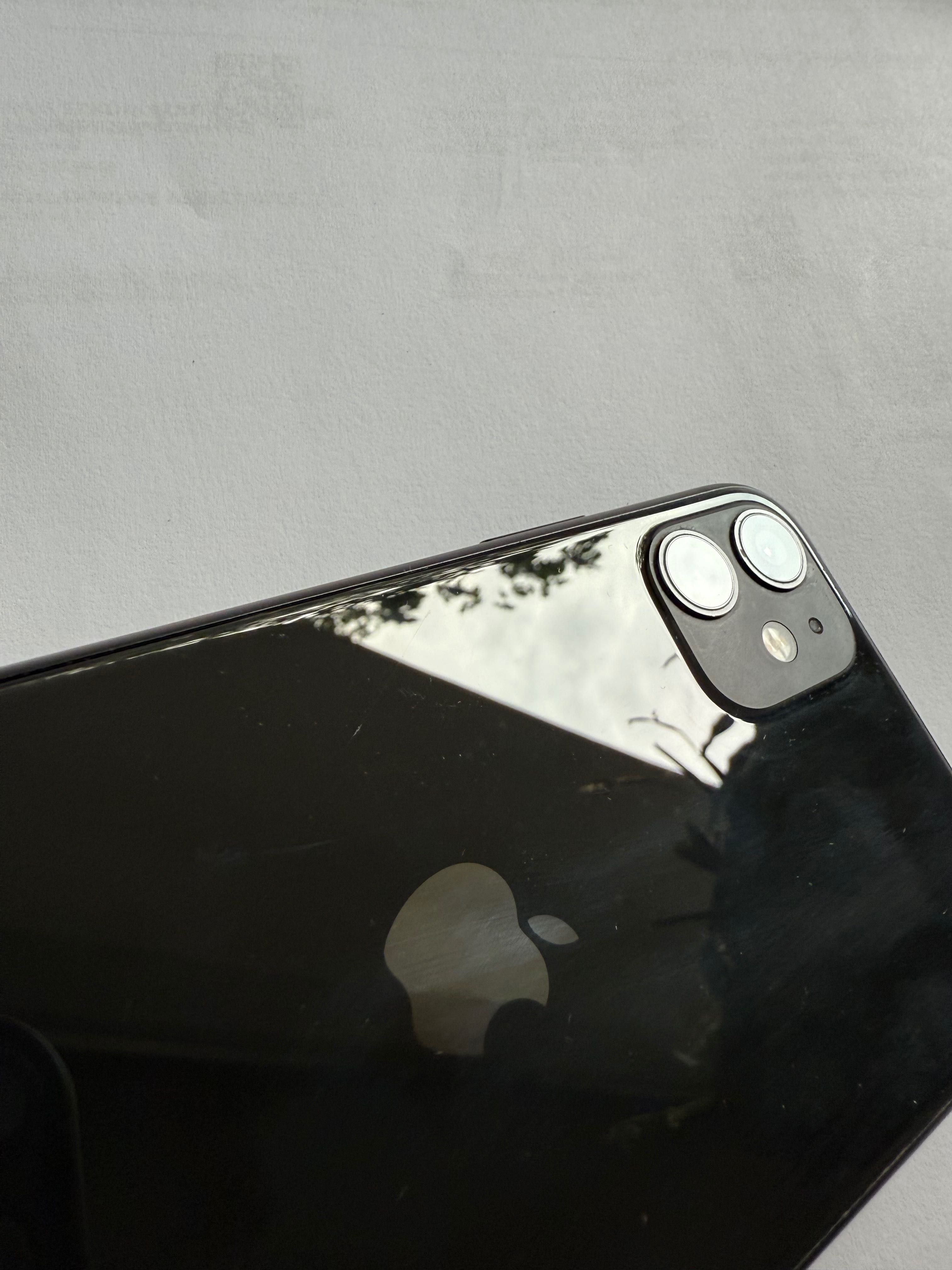 iPhone 11 z oryginalnym pudełkiem