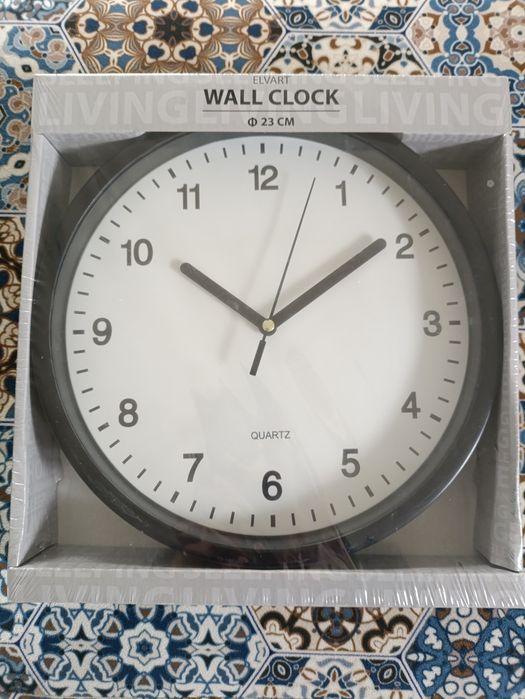 Zegarek ścienny nowy