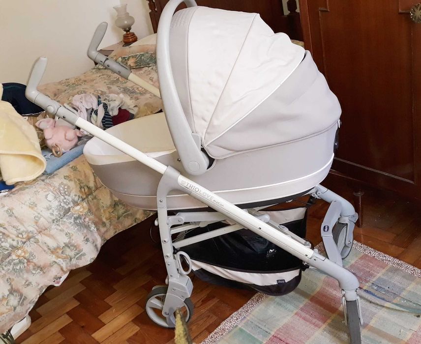 Trio Chicco Carrinho de bébe, alcofa e ovo