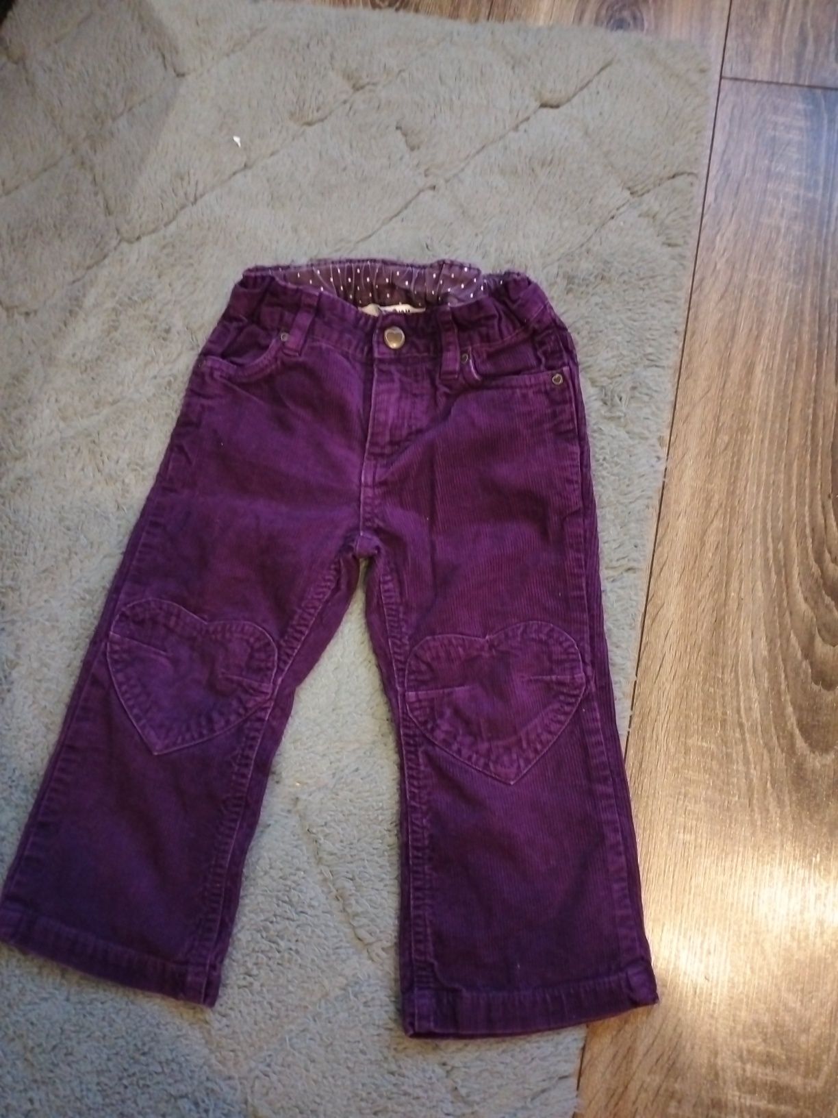 Fioletowe spodnie sztruksowe rozmiar 92