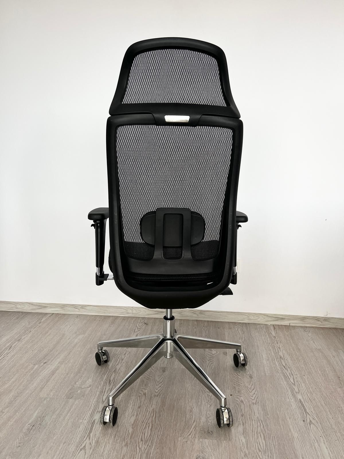 Ergonomiczne krzesło biurowe, obrotowe