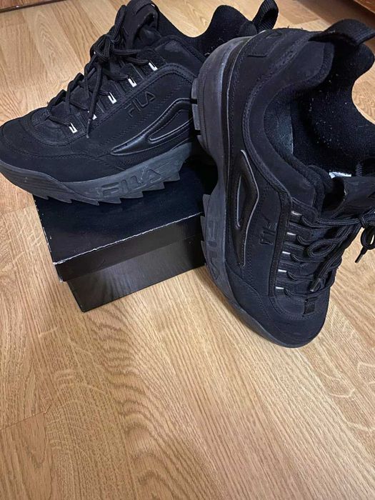 Чоловічі кросівки fila розмір 41.5, нові чорного кольору.