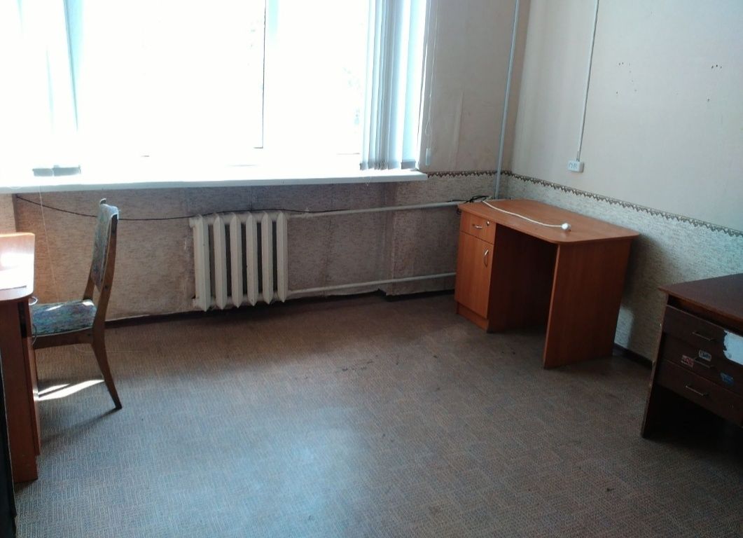 Продам (або обміняю на авто+ доплата) 4 кабінети.86 кв.м. "Типографія"