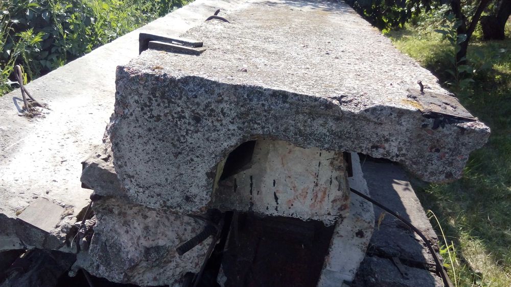 Панели железобетонные консольные "Г"образные