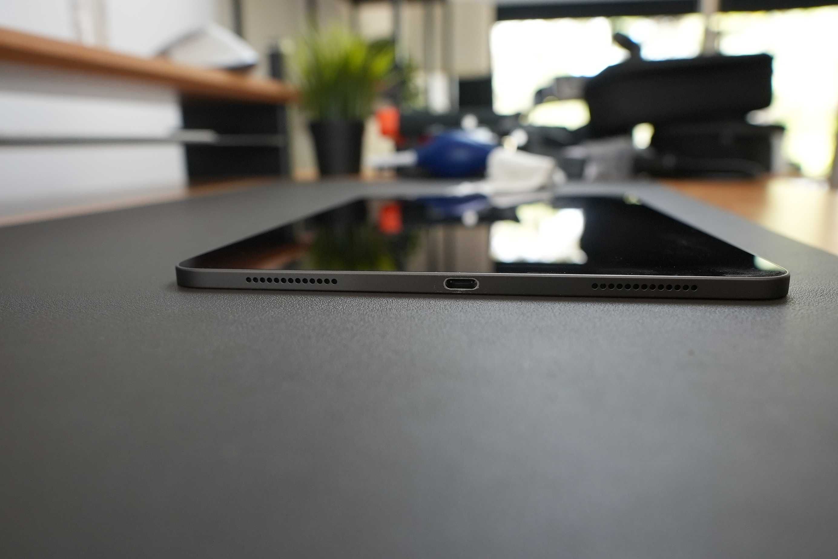 iPad Pro 11-inch + Magic Keyboard