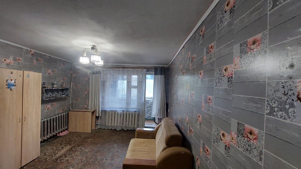 Продам 1к.квартиру 1эт есть балкон.центр.у моря.