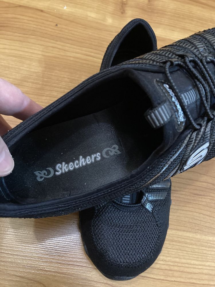 Кроссовки Skechers размер 39 стелька 26 см искусственная замша.новые.