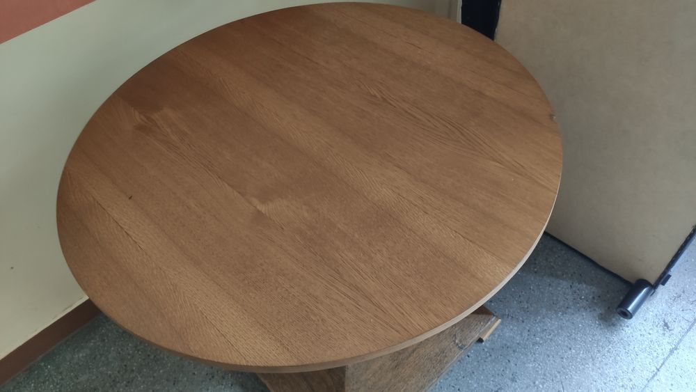 Okrągły solidny stół 90cm na jednej nodze
