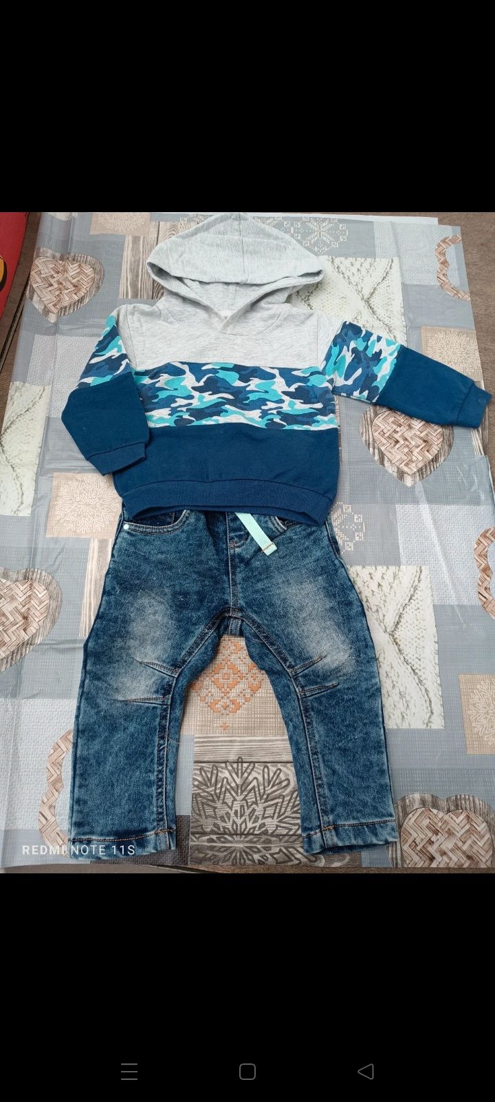 Zestaw niemowlęcy r 80 komplet dla chłopca spodnie jeansy i bluza