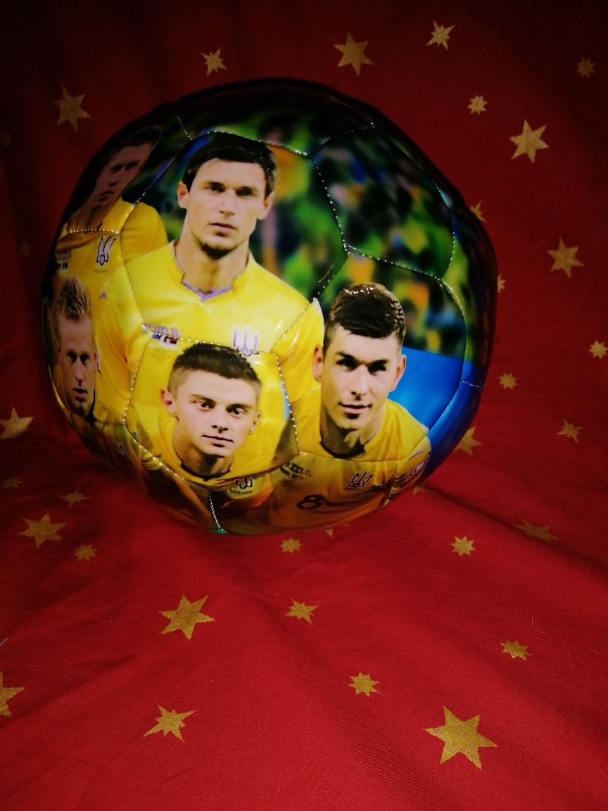 Футбольный мяч. Украина.