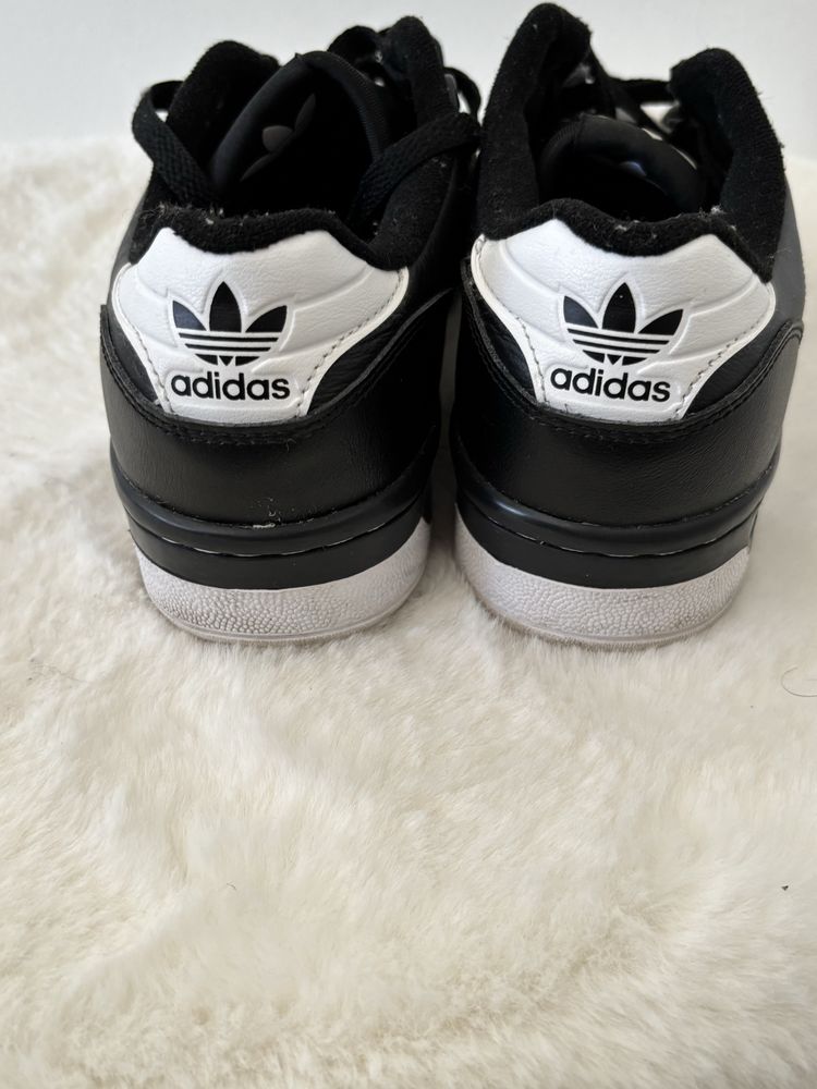 Sapatilhas Rivalry Low Adidas