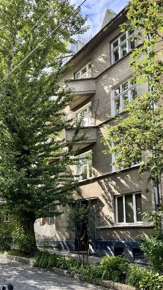 Квартира 22 м&#178; на Тарнавського, 46 у міжвоєнному будинку
