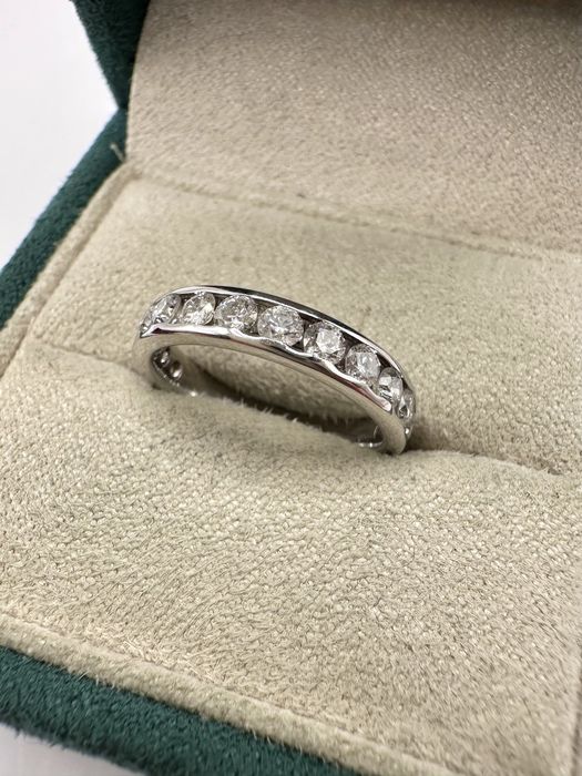 Złoty pierścionek z diamentami 0,84ct Si/H-J (wycena na 6150zł)