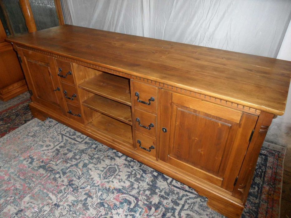 Komoda  Sosnowa  185cm szer,  z Niemiec