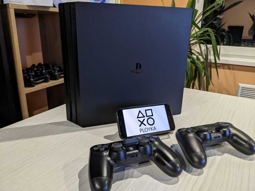 С гарантией Sony Playstation 4 PRO 1TB+ 300 игр от Сони+ От магазина!