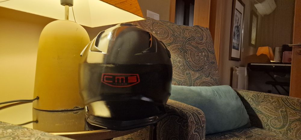 Vendo capacete de bicicleta.