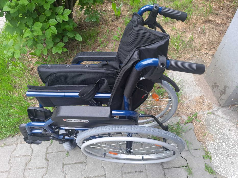 Wózek inwalidzki składany