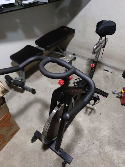 Bicicleta de cycling + banco de musculação regulável