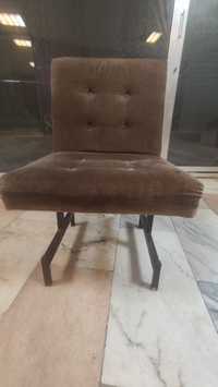 Cadeira vintage em veludo