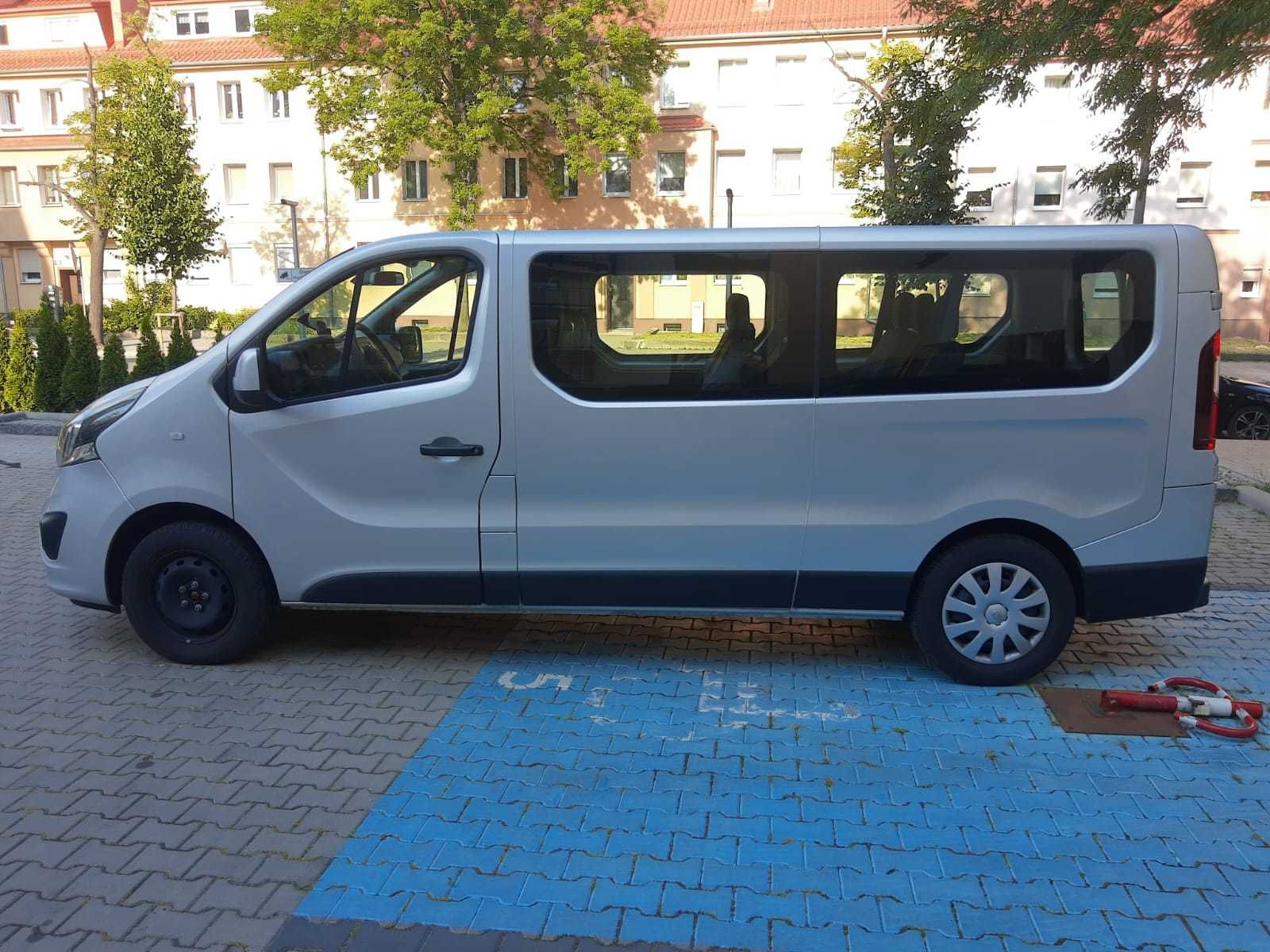 Wypożyczalnia samochdów, wynajme busa 9 osobowego, Skoda Octavia kombi