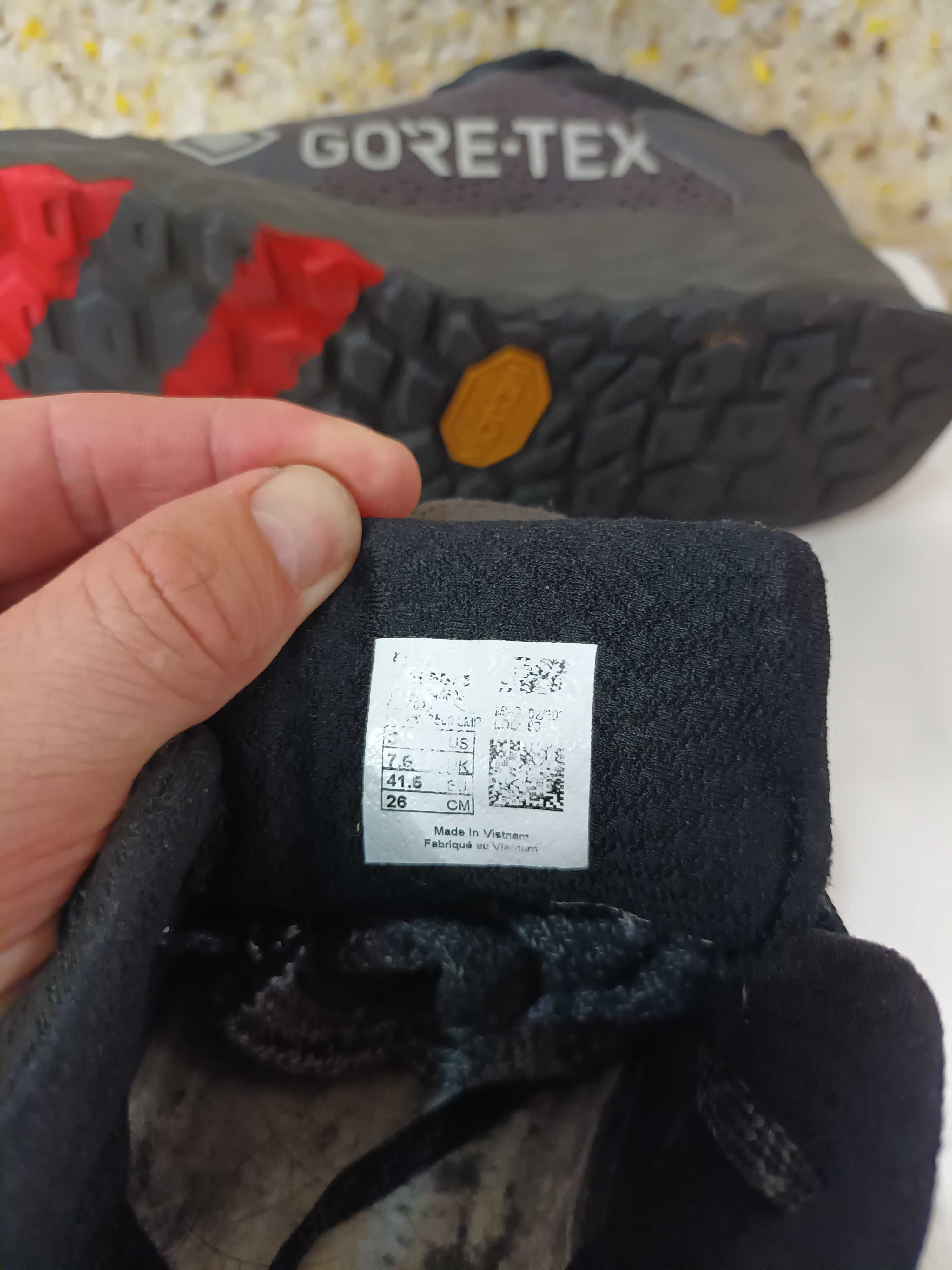 Кроссовки  New balance gore-tex  Model Hierro