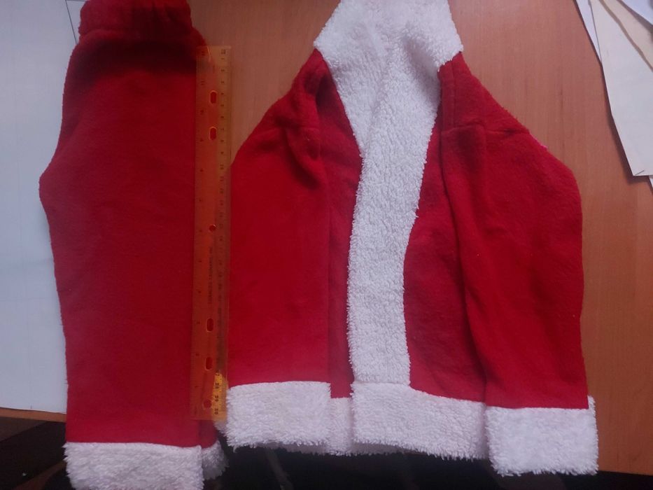 Костюмчик Санты для ребенка размер примерно 28