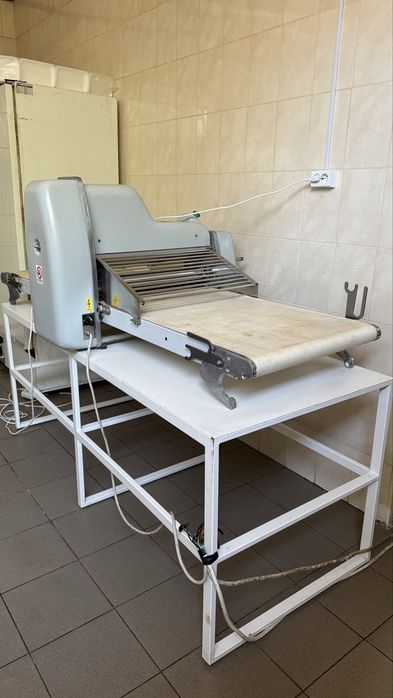 Тісторозкатка для слойки та будь яких видів тіста