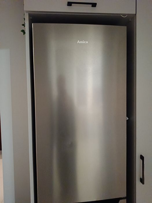 Lodówka srebrna Amica