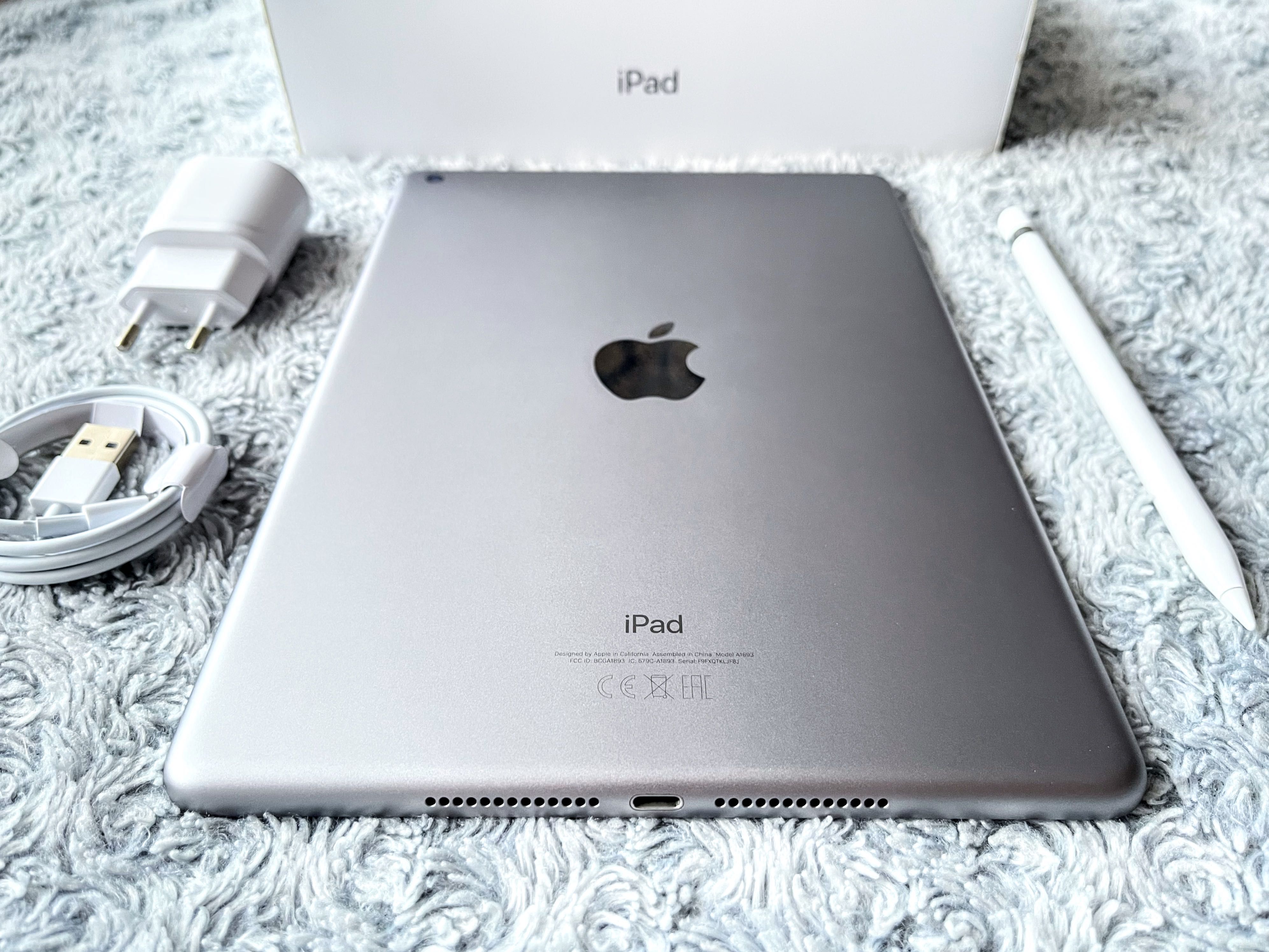 IPad 6 (32 gb) как новый, комплект! А1893