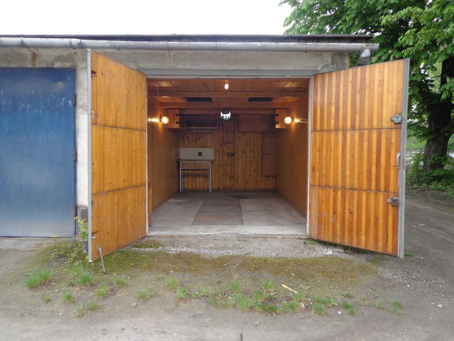 Do wynajęcia garaż magazyn o pow. 18m2 Nowa Huta