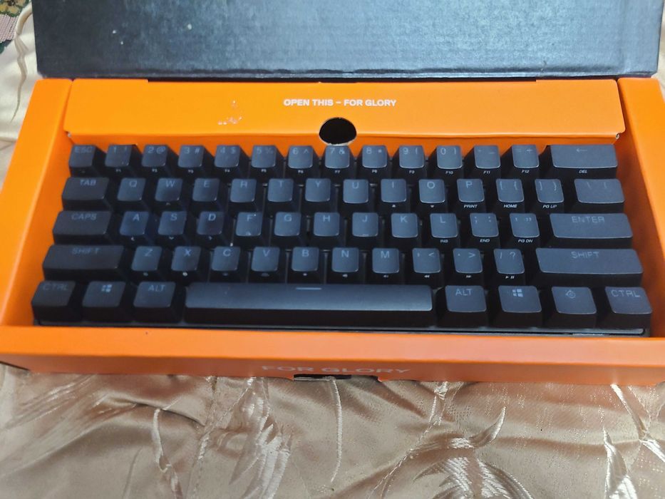 Геймерська клавіатура на магнітних свічах Steelseries Apex Pro Mini