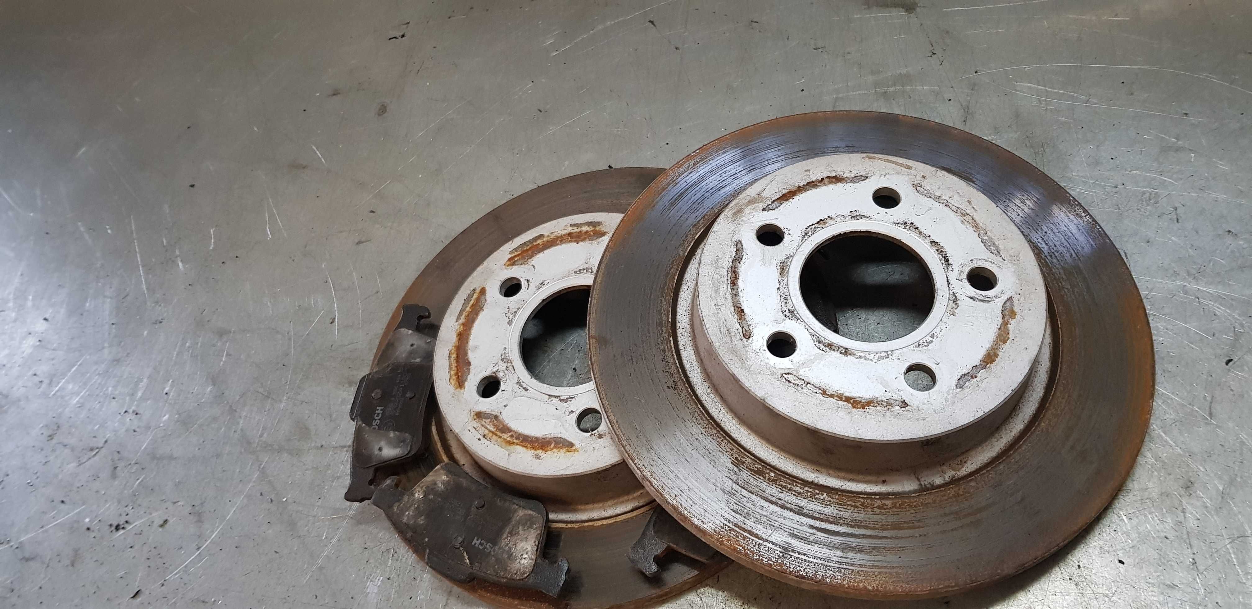 Ford Focus mk 2 II tarcze klocki tył