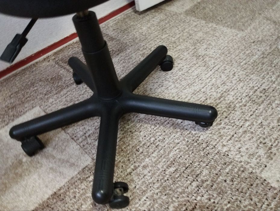 Крісло компʼютерне novi styla