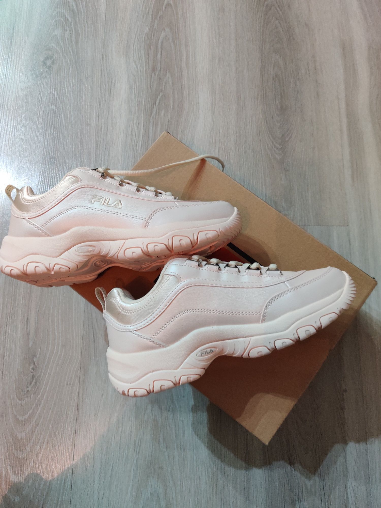 Buty damskie FILA f Strada wmn 37 Vanilla cream